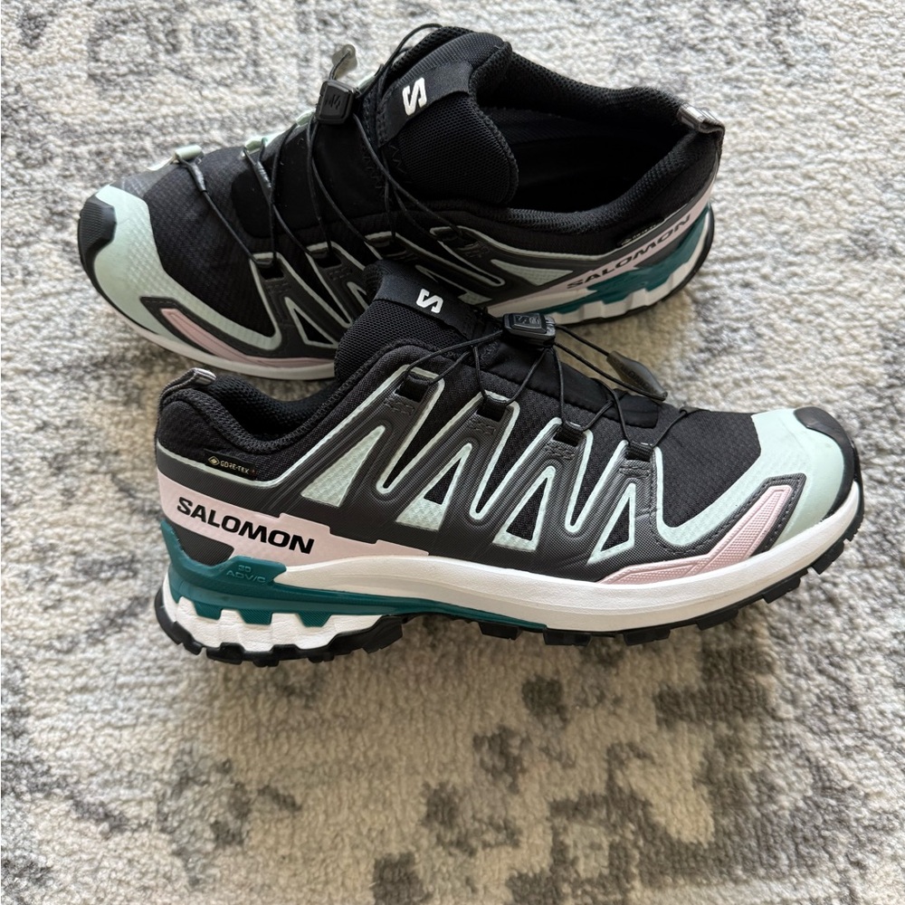 Salomon Women's XA Pro 3D V9 Gore-Tex shoes